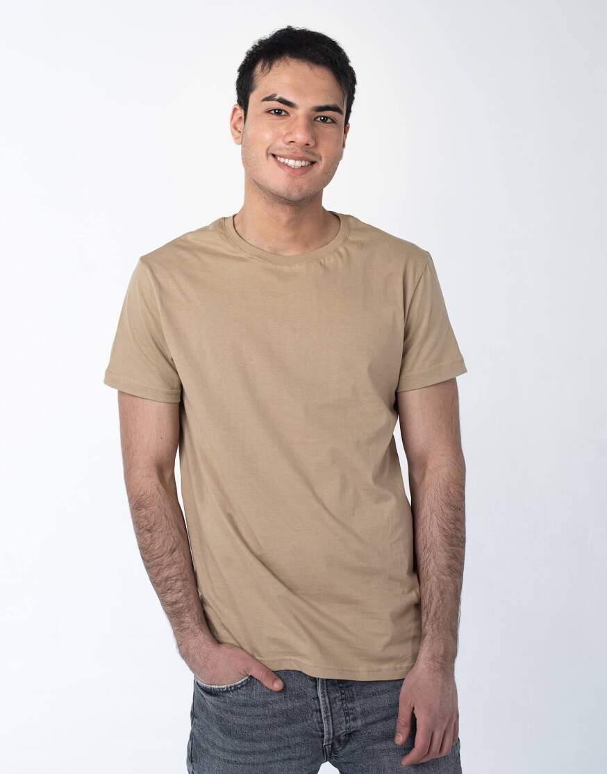 Песочная мужская футболка оптом